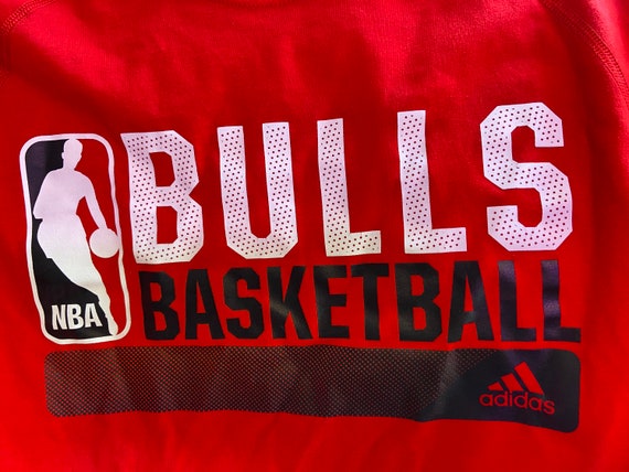 Bulls Basketball T-Shirt Vintage Adidas Bulls T-S… - image 3