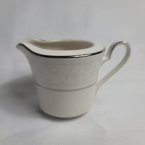 Noritake Trudy Creamer Ivory with Blue & White Scrolls Noritake 7087