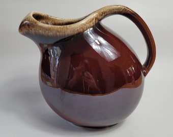 Hull USA Brown Drip Pitcher Jug 52 Ounces Coupe Shape Mirror Brown