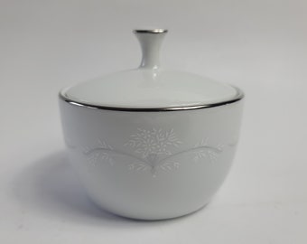 Noritake China Whitebrook Sugar Bowl & Lid White Flowers Gray Scrolls, Noritake 6441, White Flowers, Gray Scrolls