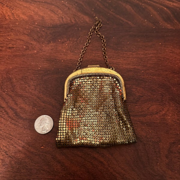 Vintage 1940’s Whiting & Davis Mesh Small Coin Purse w/ Chain