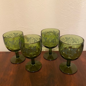 Vintage Bartlett Collins Green Water/Wine/Beer Goblets with Etched Grape Leaf Thumbprint Design, SET OF 4 16 oz Glasses.