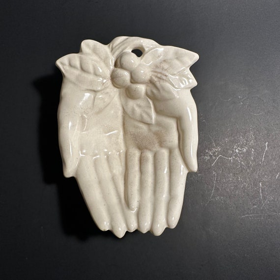 Vintage 1940’s McCoy Pottery White Open Hands Dis… - image 2