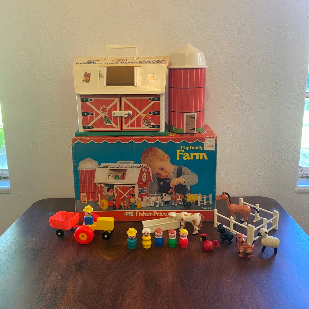 Vintage 1977 Fisher Price Little People Play Farm Set With 18 Toy ...