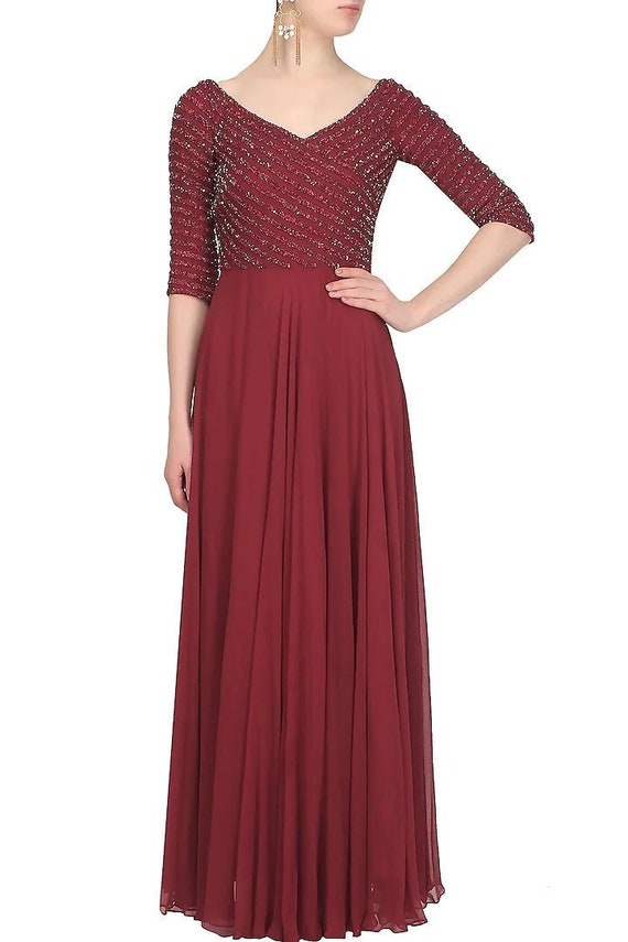 Vestido granate largo de lentejuelas: baile de graduación, vestido