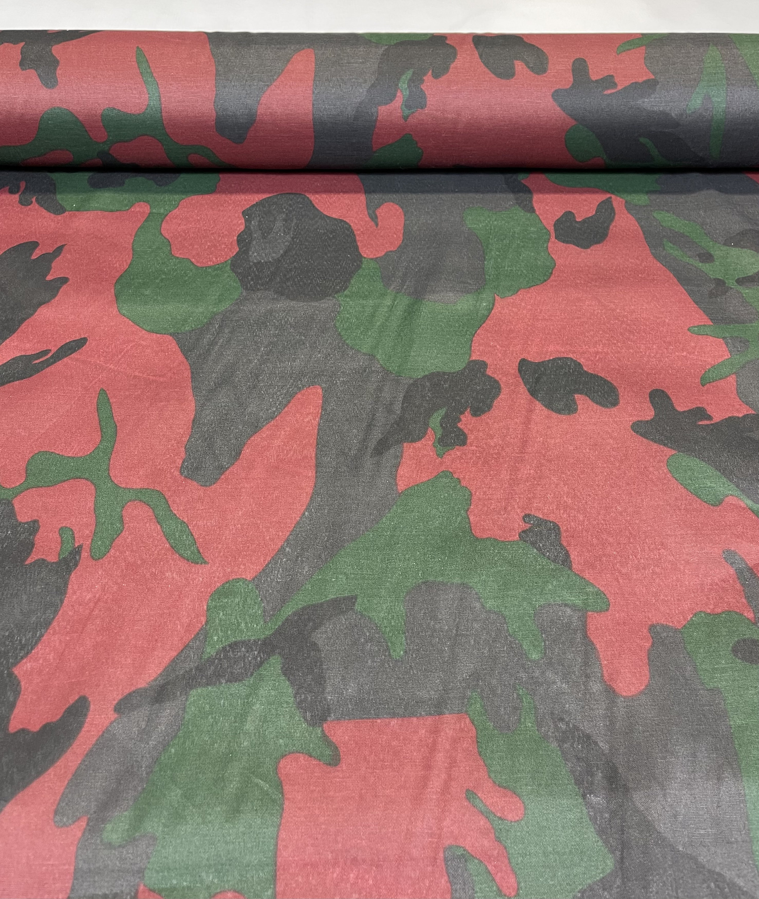 Red Green Urban Camo Print Quilt Fabric Craft Apparel Upholstery 45W 9957R