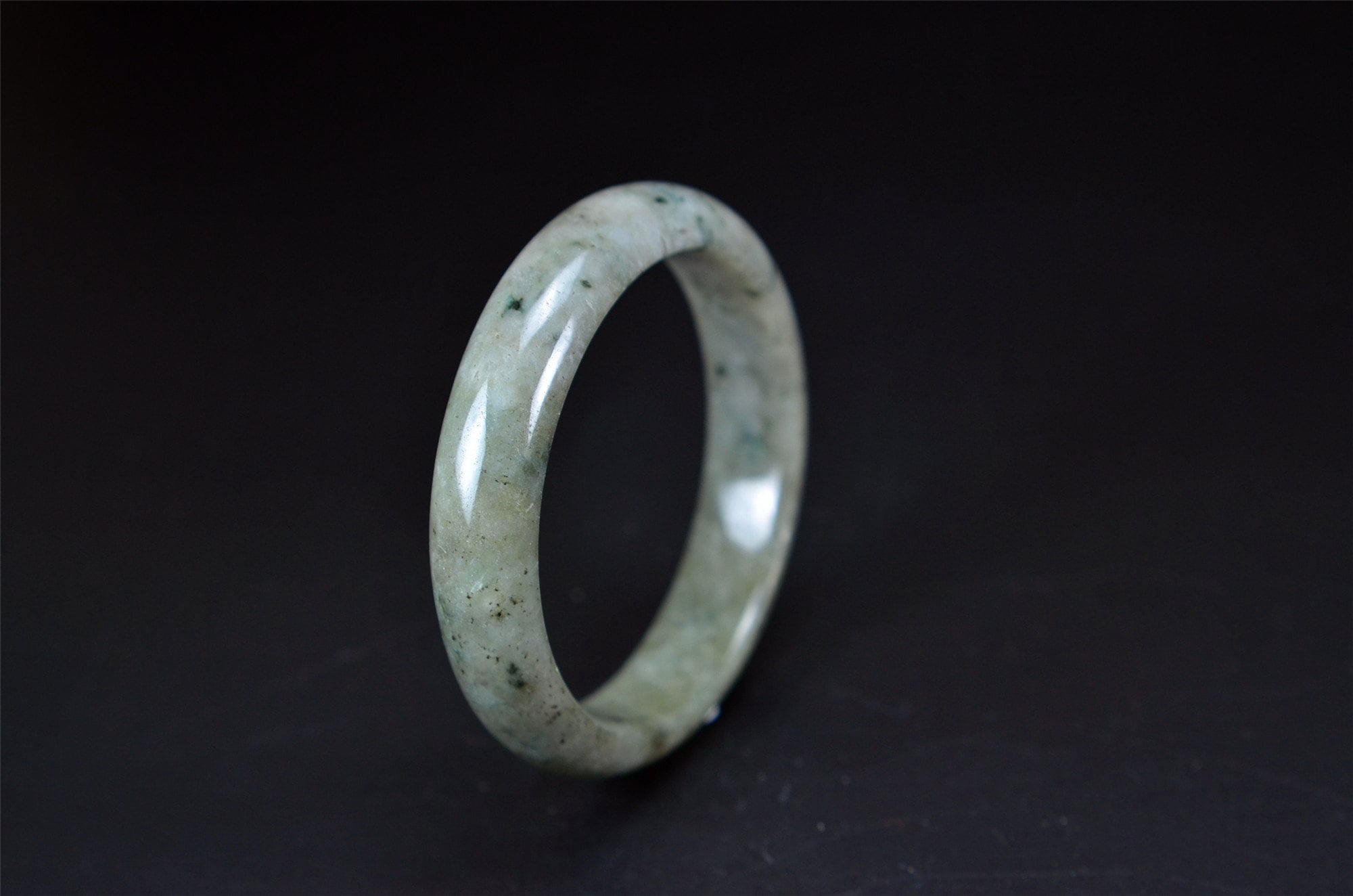 グレーグリーンビルマ翡翠バングル 62 mm BG01620001 - Etsy 日本