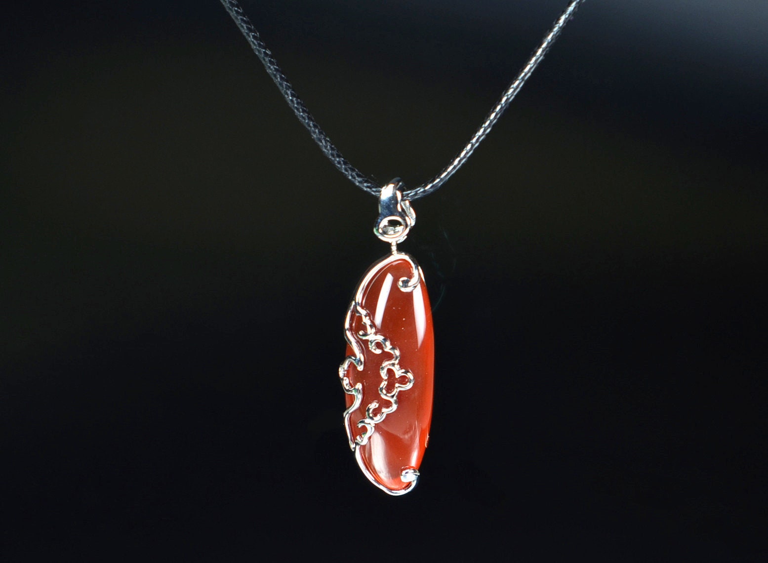 Red Agate Gem Lucky Chinese Zodiac Dragon Amulet Pendant 