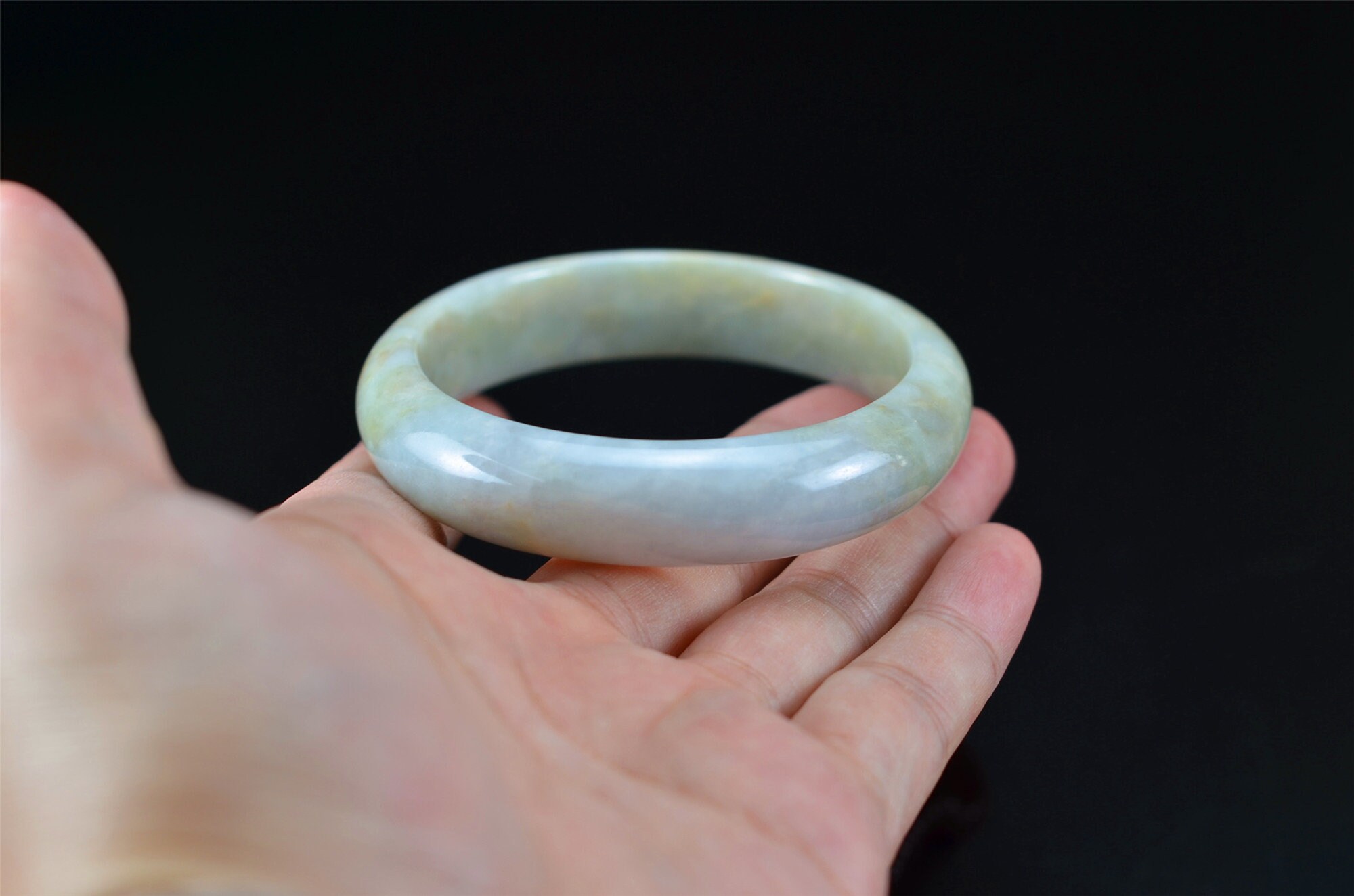 イエロージェダイト 翡翠バングル 半透明 本物の石 56.6 mm