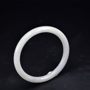 Weißer runder Myanmar Jadeit Armreif Jade Armband 61 mm 2191
