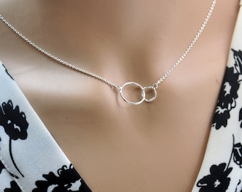 Interlocking Circle Necklace - Etsy