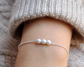 Bridesmaid gift of Pearl Bracelet, Sisters Bracelet, Best Friends Bracelet, Minimal Pearl Bracelet, Gold, Silver, Rose Gold Pearl Bracelet