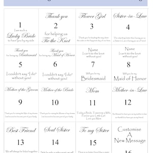 Puede incluir: Una tarjeta blanca con una cuadr&iacute;cula de 16 cuadrados. Cada cuadrado tiene un n&uacute;mero y un mensaje para un miembro de la fiesta de bodas, como "Novia con suerte", "Dama de honor", "Mejor amigo" y "Alma gemela".