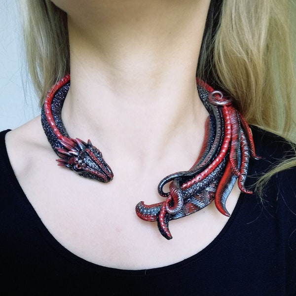 Collier dragon tour de cou noir, argenté et rouge / Black, silver, red dragon necklace