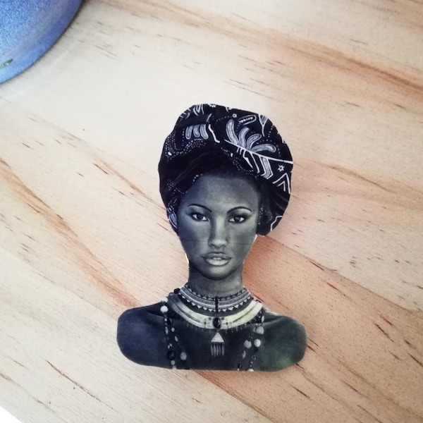 Broche - pin's femme africaine "Mariama" / African woman "Mariama" pin's