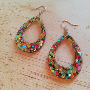 Boucles d'oreilles résine à paillettes Tutti Frutti image 3