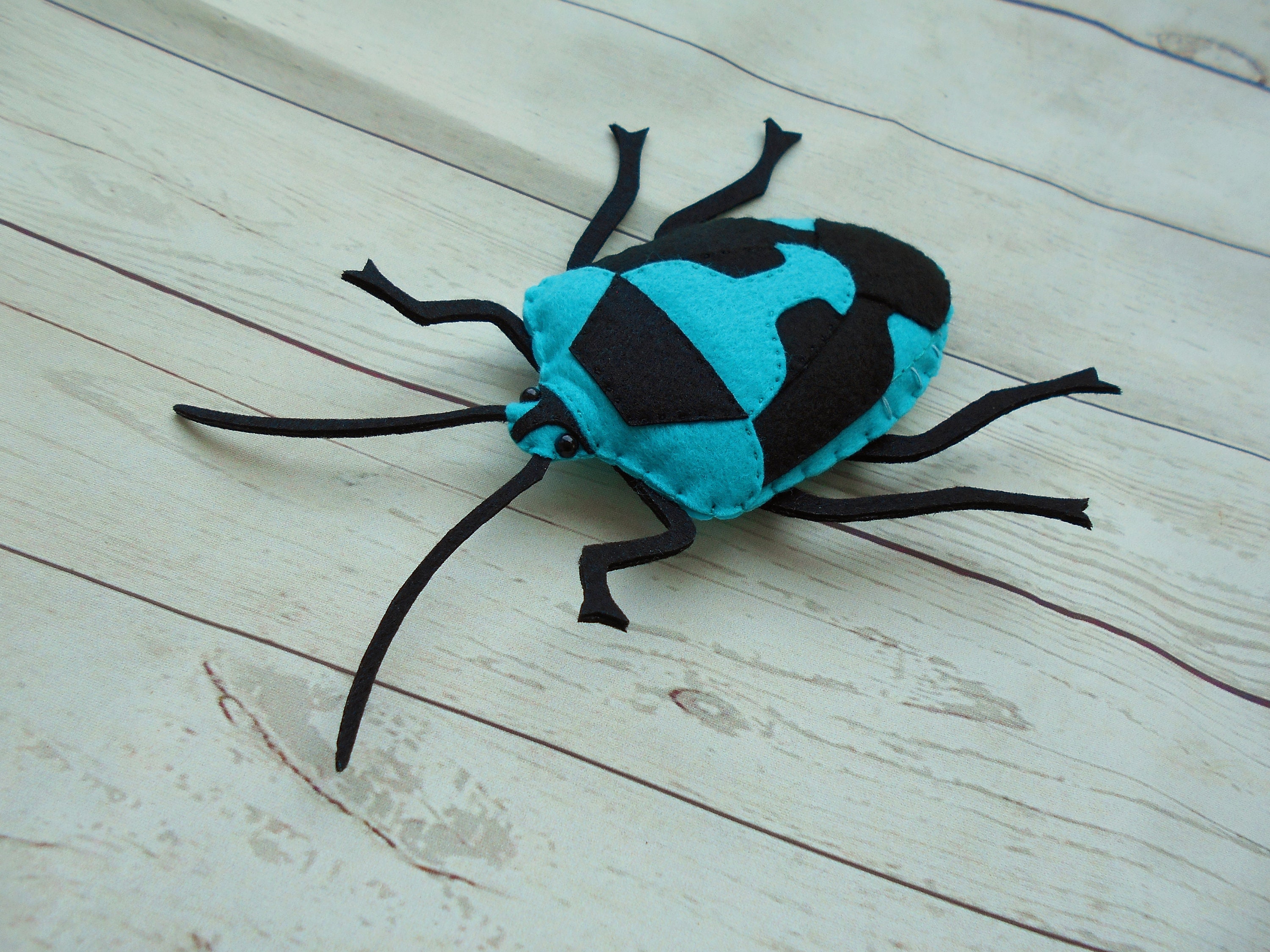 フェルトで作ったリアルな青いカメムシ、青いカメムシ、フェルトの虫のフィギュア、フェルトのカメムシの置物、フェルトの青い甲虫、子供向けの昆虫学習 -  Etsy 日本