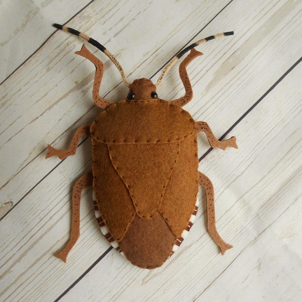 Felted stinkbug toy Realistic beetle felted toy Young naturalist gift Kids learn bugs Felt stink bug for beetle learning Plush bugs for kids