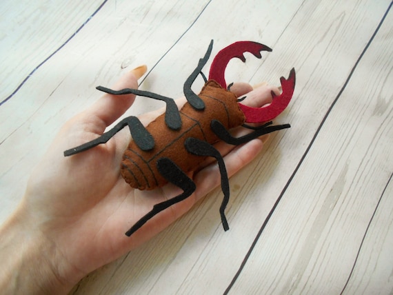 リアルなクワガタのおもちゃ フェルト製のクワガタの置物 自然を学ぶ