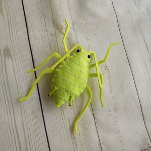 Lindo pulgón de fieltro realista Figura de pulgón de fieltro Regalo naturalista joven Escarabajos de aprendizaje para niños Educación al aire libre Los niños aprenden insectos