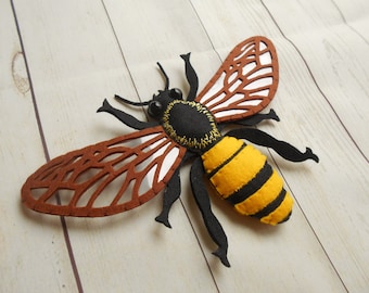 Realistic felted honeybee Felt bee toy for kids Educational toys - kids learn bugs and beetles Felted bee with stitching Kids toy honeybee