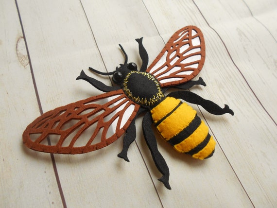 Realistic Felted Honeybee Felt Bee Toy for Kids Educational Toys