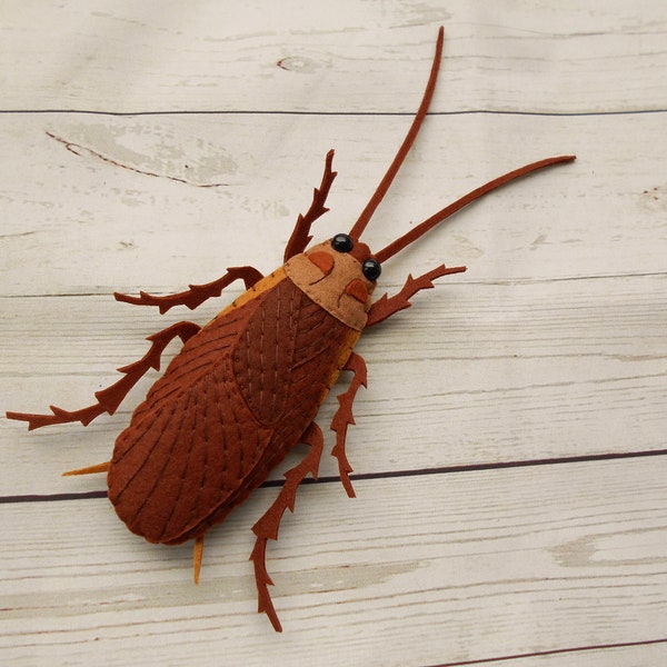 Cockroach realistic figure Felted american cockroach Insect figure Felt bugs for kids education Learning nature with little naturalist