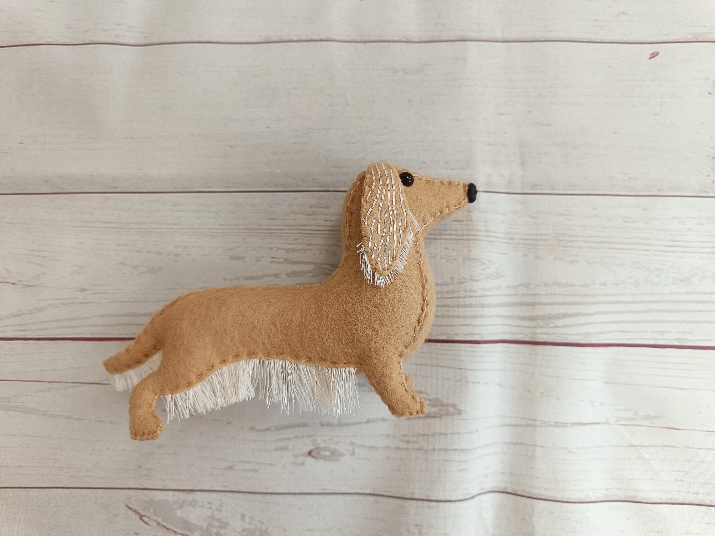 フェルト製犬の置物 約10cm フェルトで作ったリアルな長毛のダックスフントの置物 ダックスフント