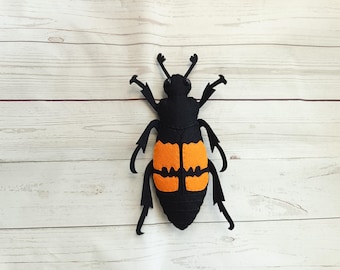 Figura realista de Nicrophorus Vespilloides de fieltro. Figura de escarabajo enterrador negro. Regalo para entomólogos. Insecto de fieltro - Figura de Nicrophorus Vespilloides.
