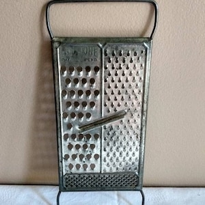 Vintage Grater, Grater Manual, Kitchen Décor, Cheese Grater