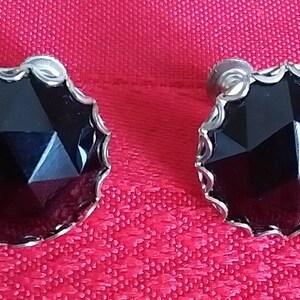 Vintage black onyx cut silver tone screw back earrings