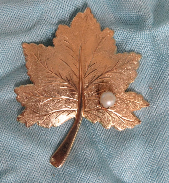 vintage sarah coventry brooch pin gold with pearl… - image 1