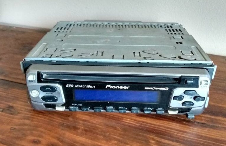 Pioneer Super Tuner 3D Stereo Mosfet 50 Wx4 CD Radio DEH-1500 Car