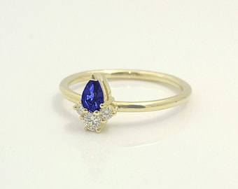 14K Yellow Gold Pear Shaped Sapphire Ring | September Birthstone Ring
