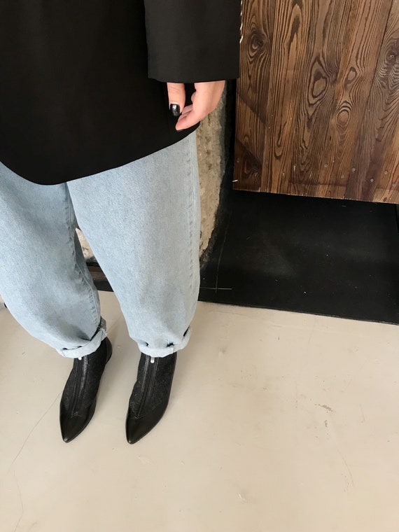 pointed boots womens