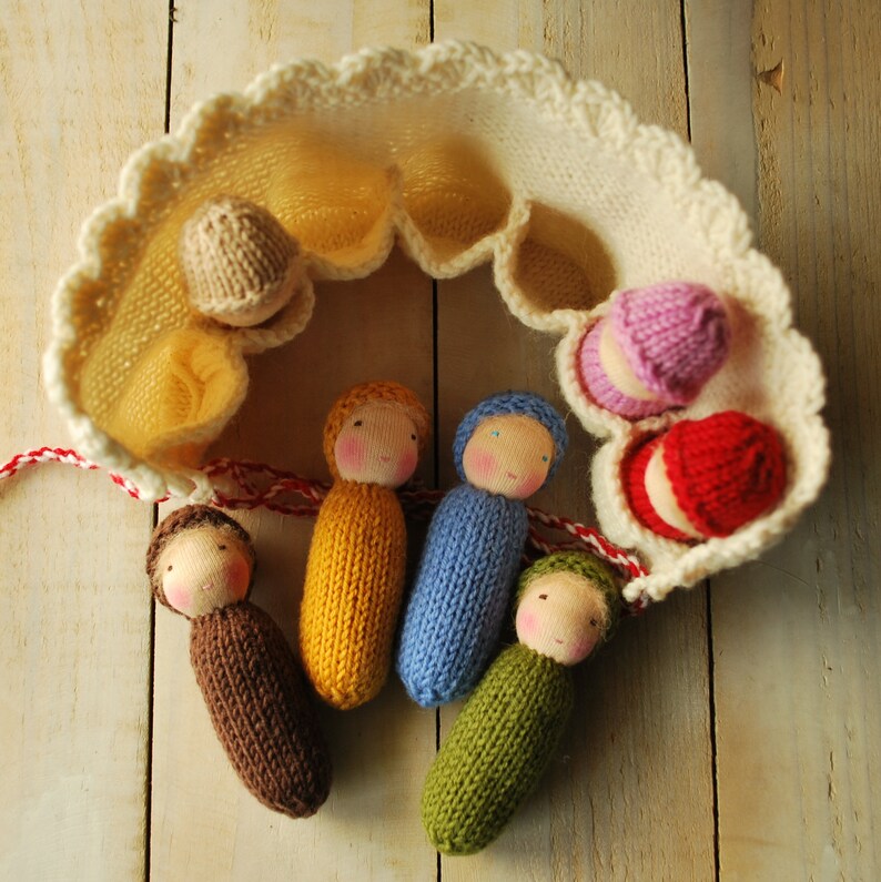 Little knit Waldorf dolls play set Rainbow dolls in roll-up pouch Waldorf Dolls family Wool knit toys Baby dolls Knitted dolls Waldorf toys