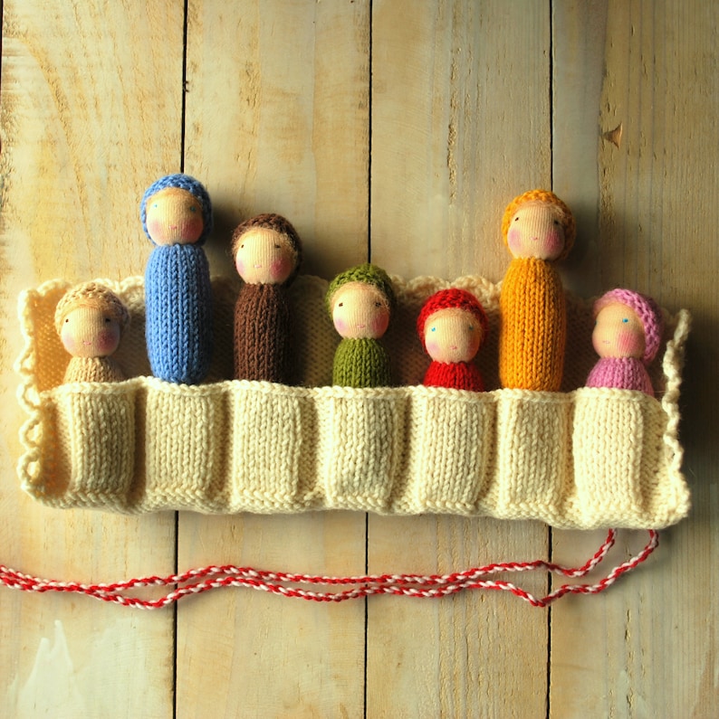 Little knit Waldorf dolls play set Rainbow dolls in roll-up pouch Waldorf Dolls family Wool knit toys Baby dolls Knitted dolls Waldorf toys