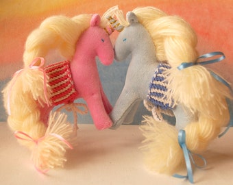 Peluche de unicornio Waldorf: peluche de terciopelo de algodón cosido a mano