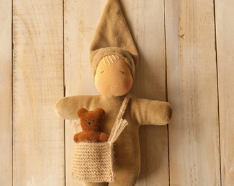 Waldorf inspirierte Puppe mit kleinem Teddybär in der Stricktasche Waldorfpuppe Babypuppen 20 cm Waldorf Toys Steiner Puppe Kuschelpuppe Deutsche Puppe