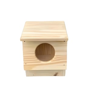 Single Hole Hay Feeder