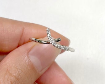 上品なダイヤモンドの結婚指輪：14Kソリッドゴールドの重ね付け可能なバンド