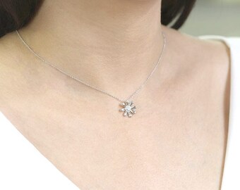 Diamond Flower Necklace / 14k Daisy Diamond Necklace / Diamond Pendant Necklace / Everyday Necklace / Daisy Flower Pendant / Bridesmaid Gift