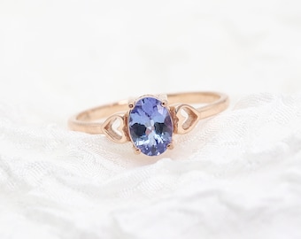 Oval Cut Tanzanite Dainty Silhouette Heart Ring / 14k Gold Wedding Ring / Promise Ring / Tanzanite Engagement Ring / Tanzanite Bridal Ring