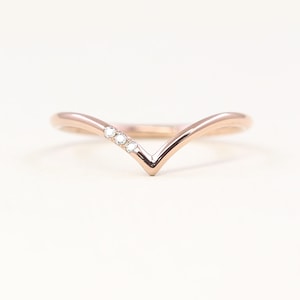 14K Dainty Diamond Band / 1.3mm Chevron Diamond Ring / Bridal Ring / 14k Gold Wedding Ring / Stacking Ring / Stackable Ring / Chevron Band