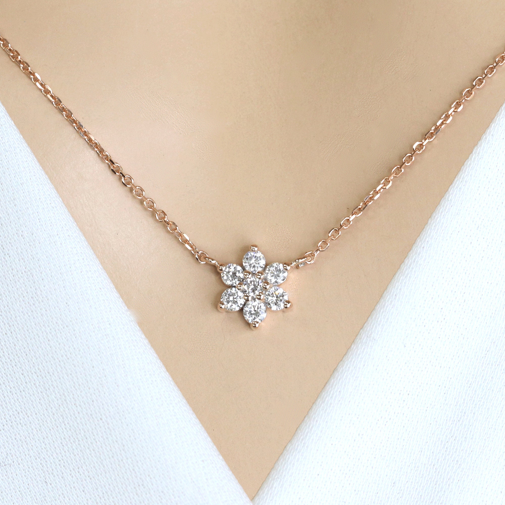 Solid Gold Eternal Diamond Daisy Pendant - La Kaiser