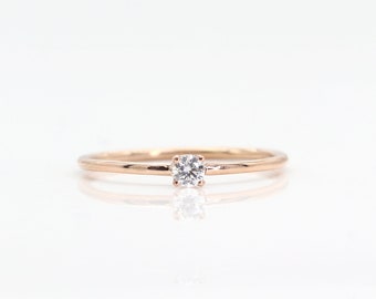 14k Gold Diamond Birthstone Ring: Hammered White Sapphire
