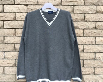 CATHERINE MUSEUM sweatshirt plain color.. vintage sweatshirt.. size S