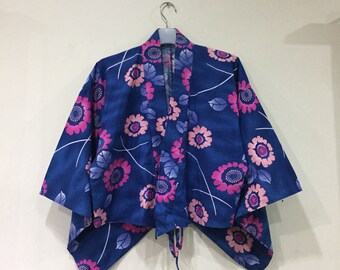 Japanese KIMONO flower design.. short kimono.. vintage kimono jacket.. size M