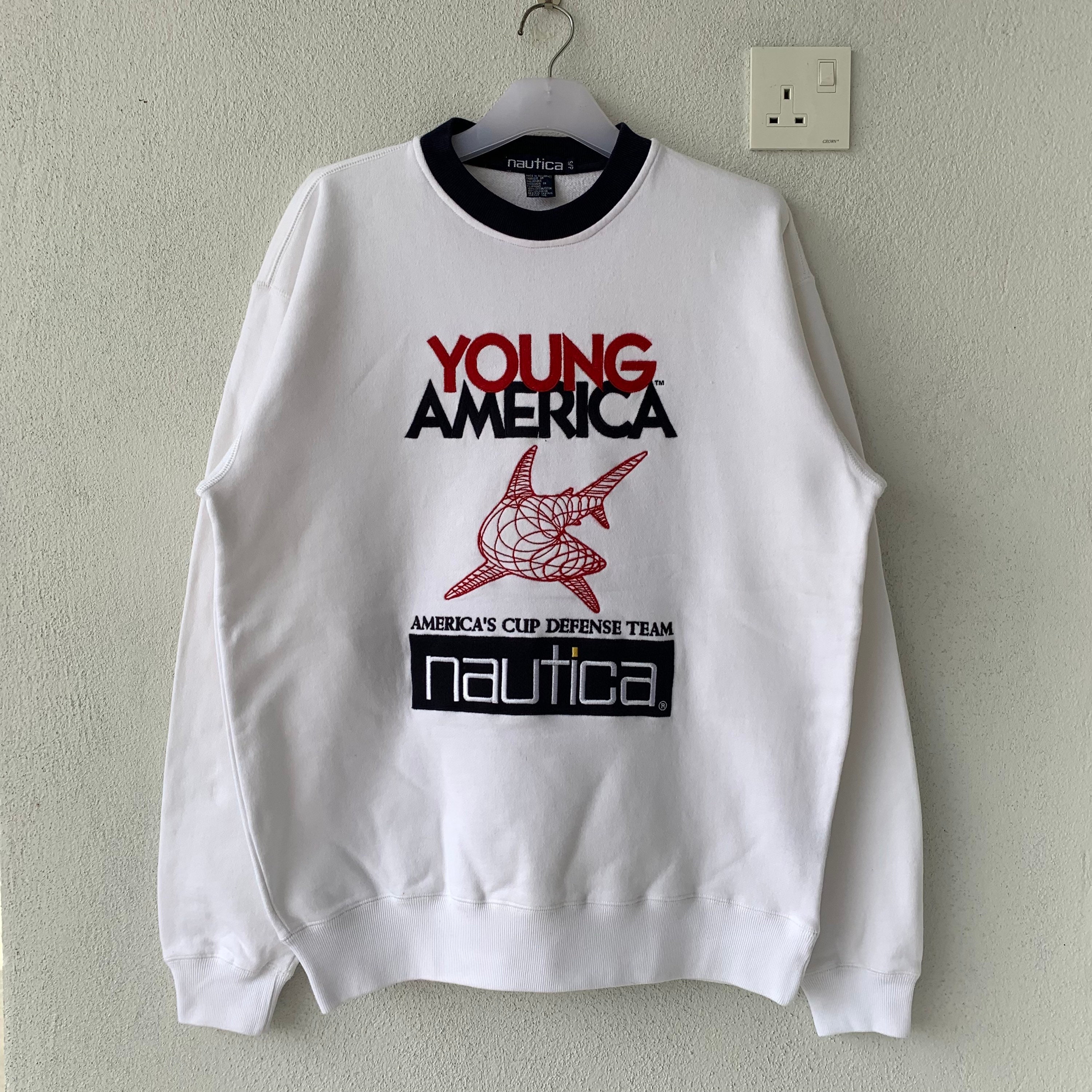 NAUTICA Sweatshirt Spell Out Big Logo.. YOUNG AMERICA