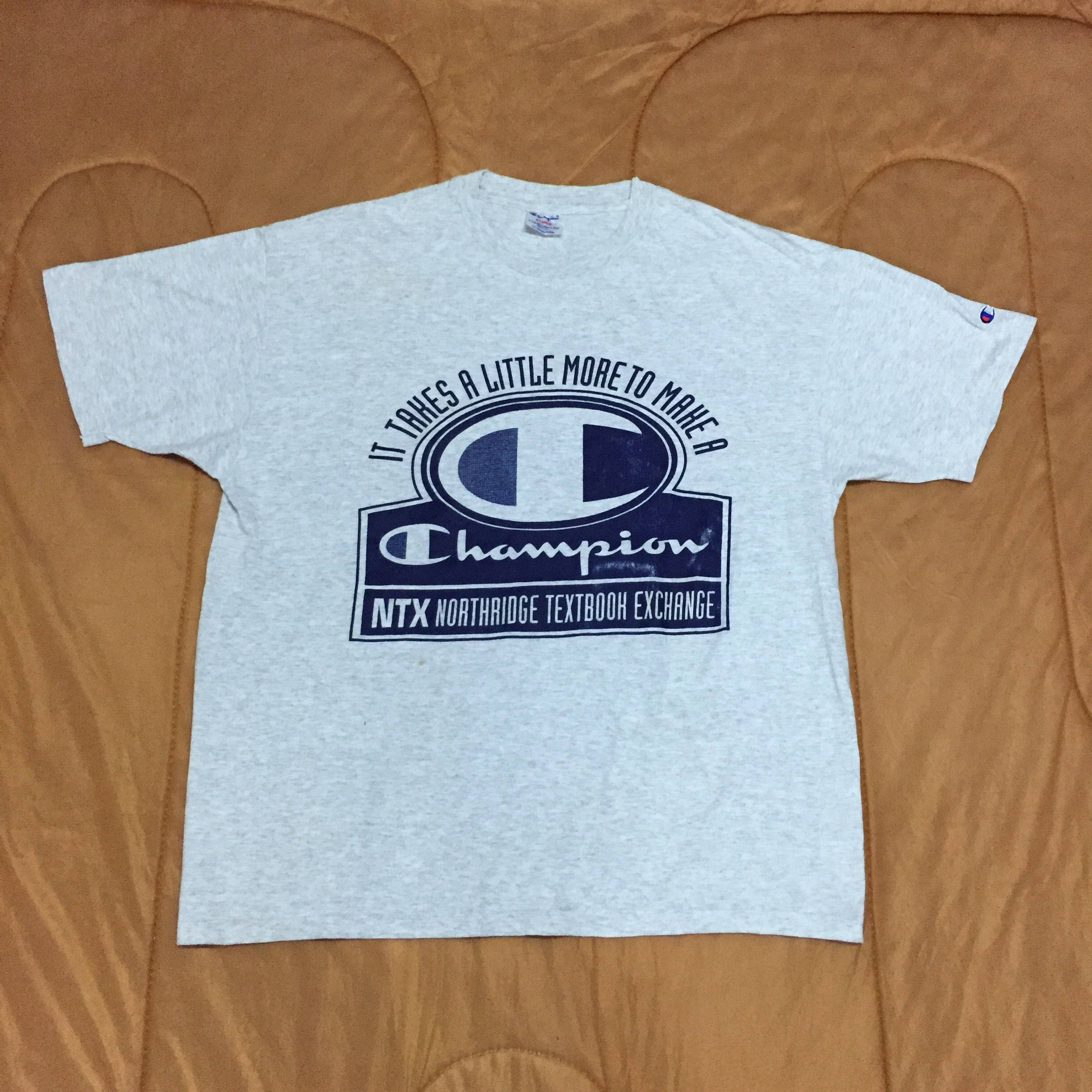 Vintage 90's CHAMPION T-shirt Spell Out Big Logo.. Vintage T